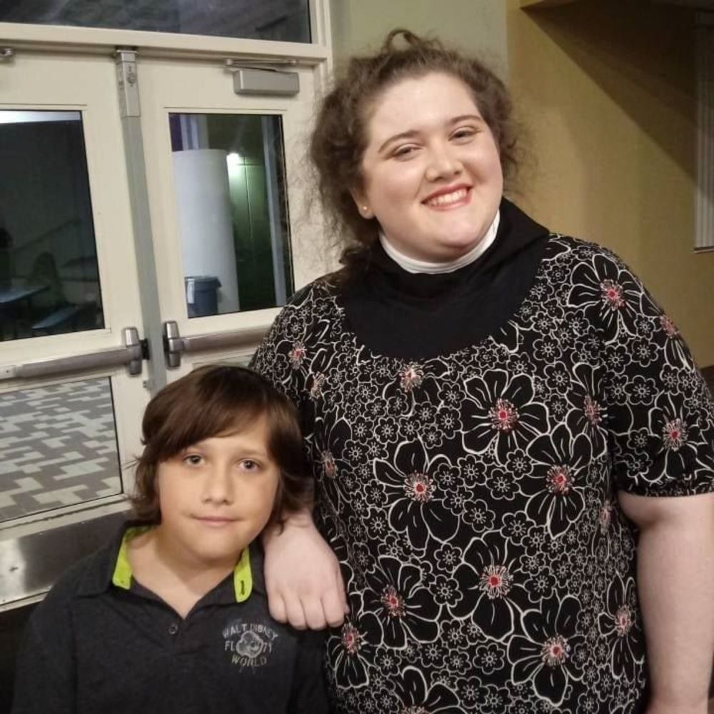 Meet your Posher, Elizabeth